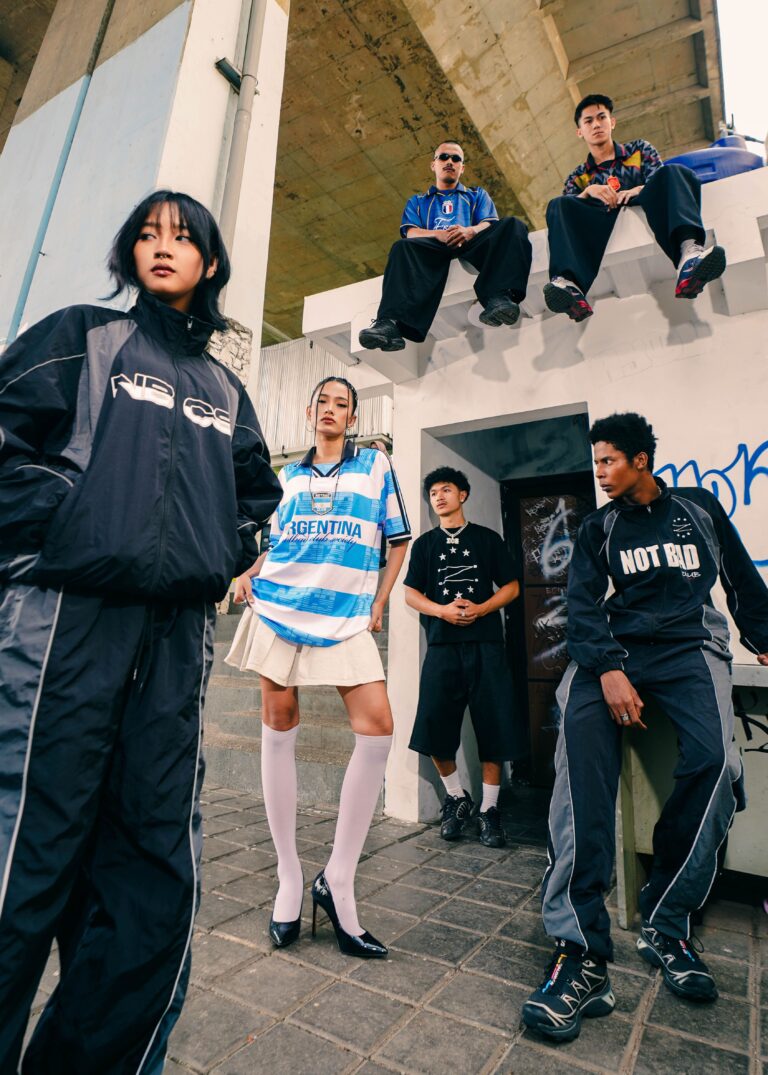 [Lifestyle & Fashion] The Y2K and Retro Fashion Revival: How Gen Z is Redefining Vintage Trends