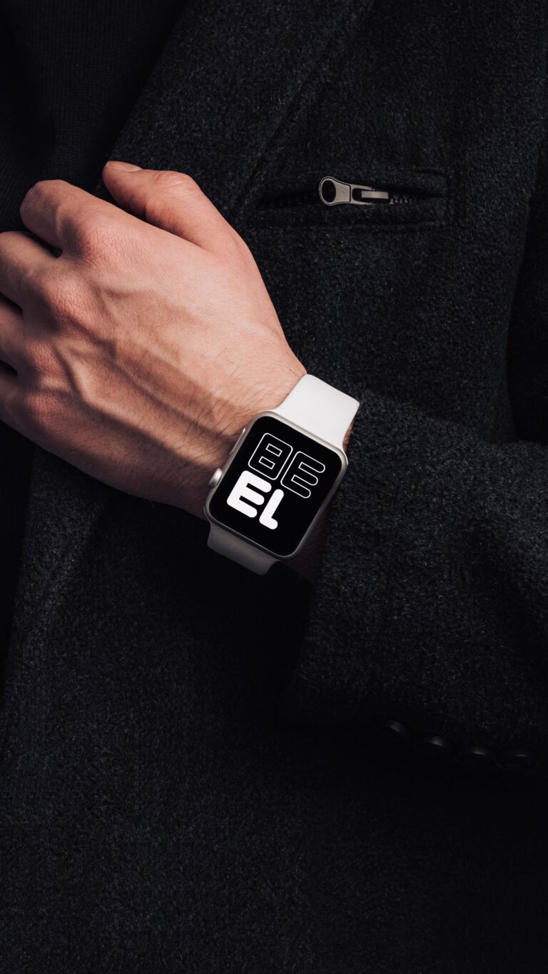 Smart Ring vs. Smartwatch: Which Wearable Device is Worth Your Money?